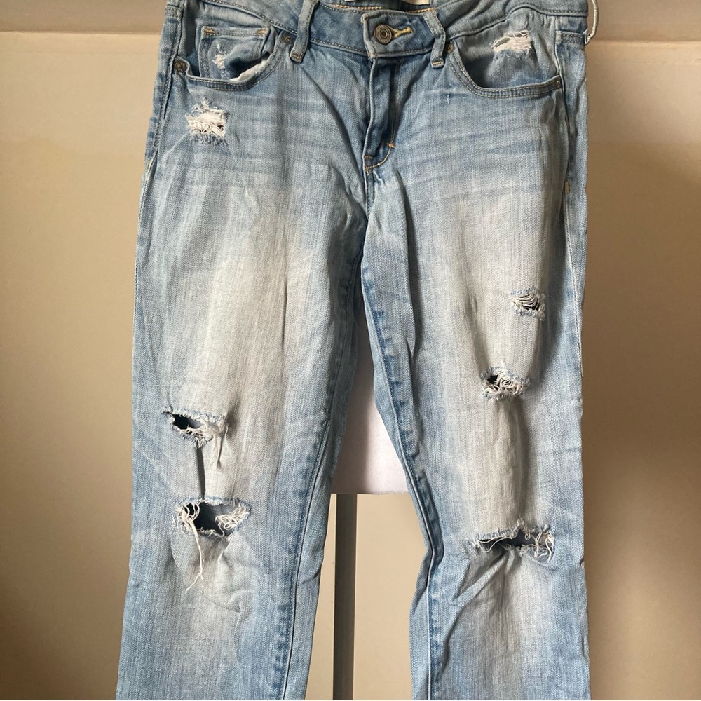Abercrombie & Fitch Distressed Light Wash Straight Jeans size 2L - Picture 4 of 7